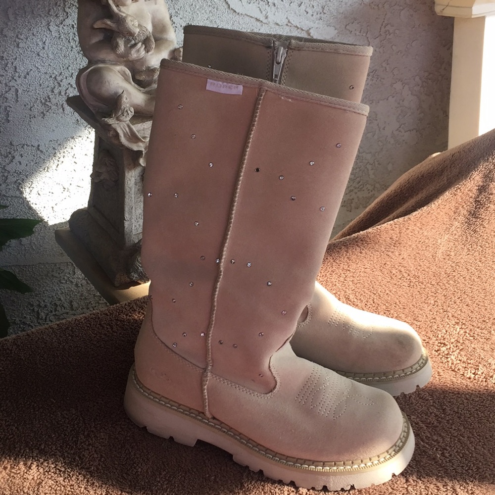 Roper boots size 7 light tan fur just like uggs